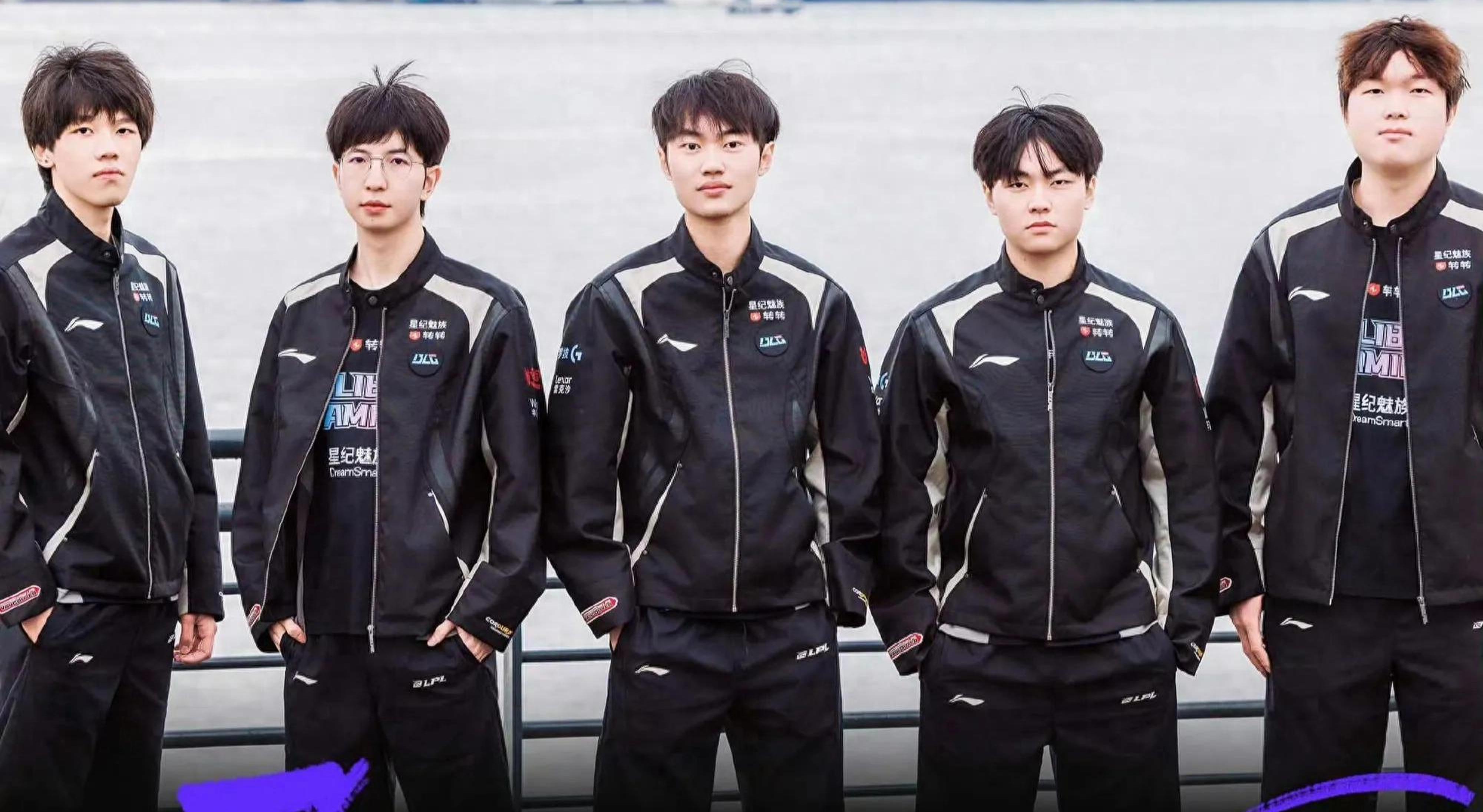 东队在攻防 东队在攻防