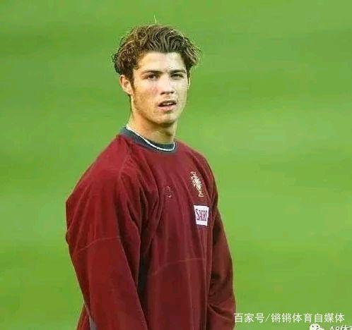 赤膊露腹肌 赤膊露腹肌